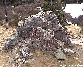 Felsen vor der Ausflugsgaststätte